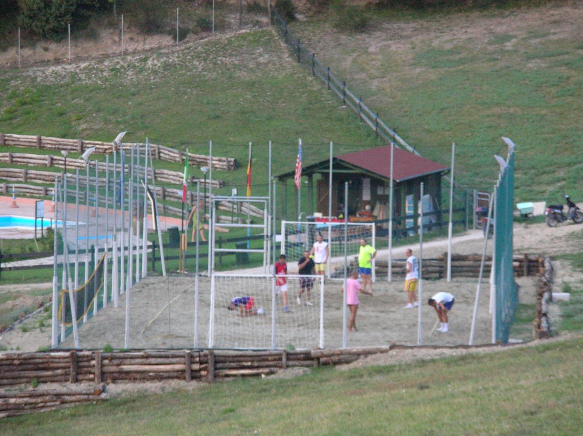 Agriturismo Orsaiola 우르바니아 외부 사진