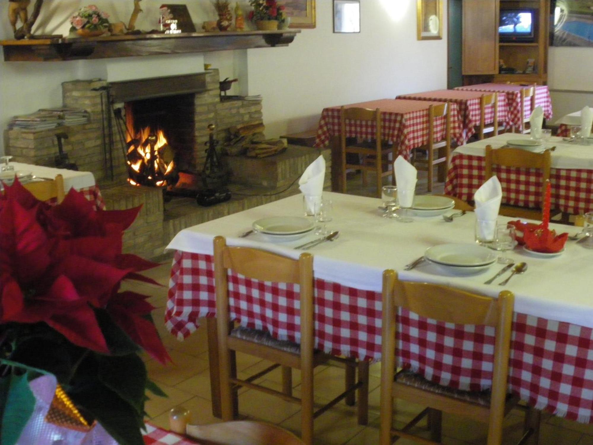 Agriturismo Orsaiola 우르바니아 외부 사진